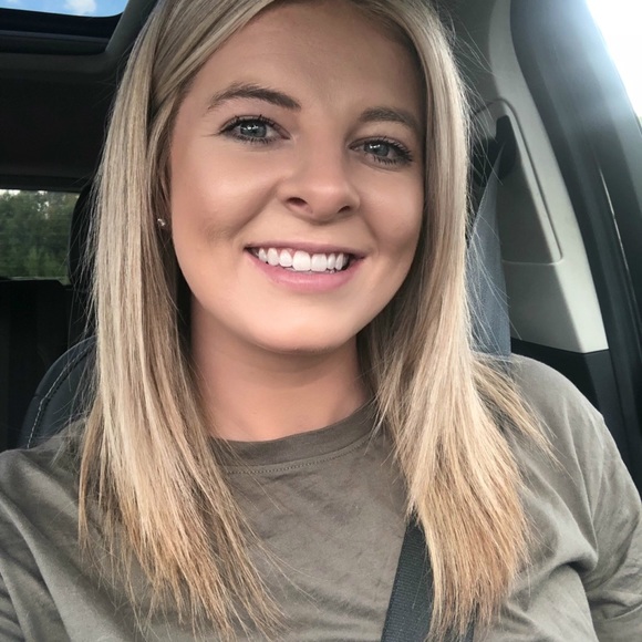 Meet your Posher, Tori - Picture 1 of 1